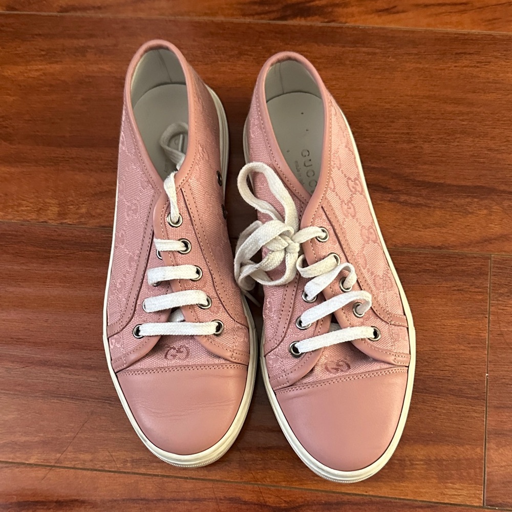 Gucci Women's Pink Lace-Up Sneakers